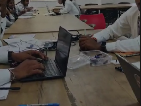Microcontroller Interfacing & Circuit Debugging
